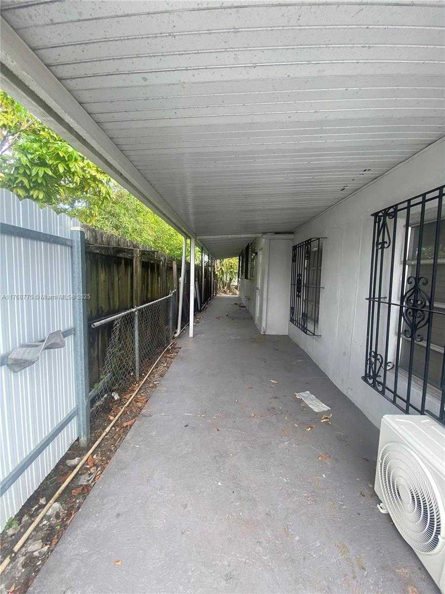 Small Image of 881 SOUTH EAST 8TH ST, Hialeah Number 8