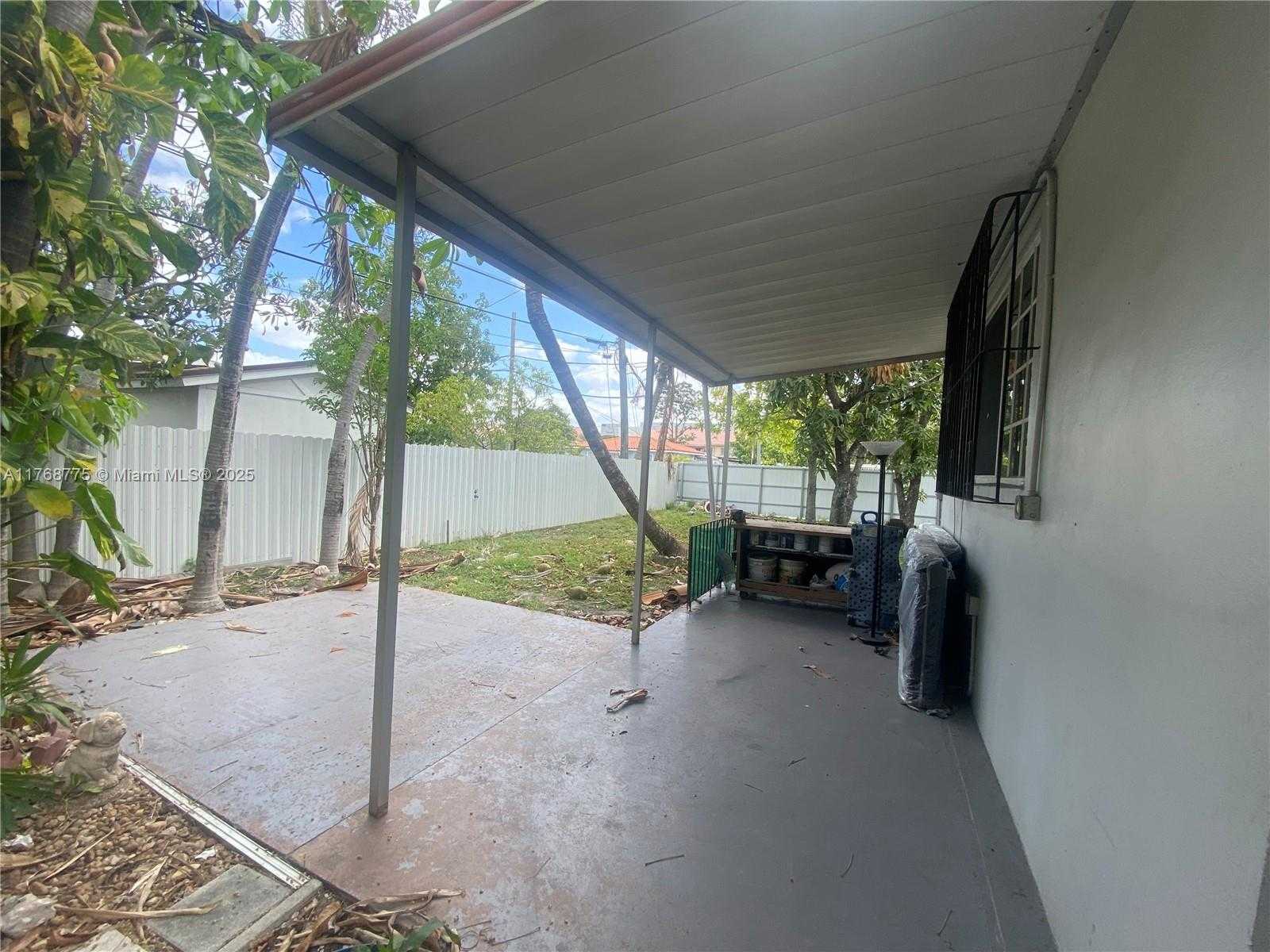 Small Image of 881 SOUTH EAST 8TH ST, Hialeah Number 9