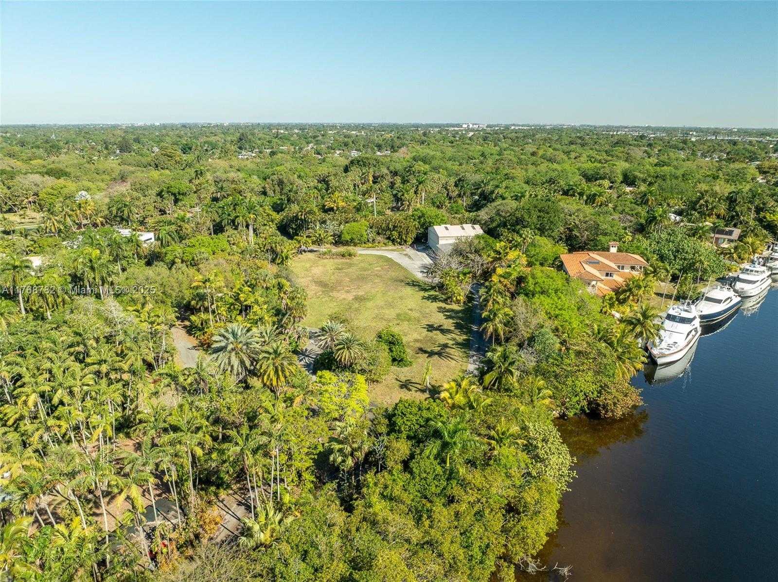 Small Image of 2350 SOUTH WEST 26TH AVE, Fort Lauderdale Number 5