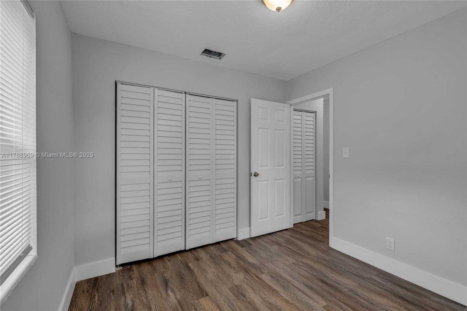 Small Image of 2243 GREENE ST, Hollywood Number 13
