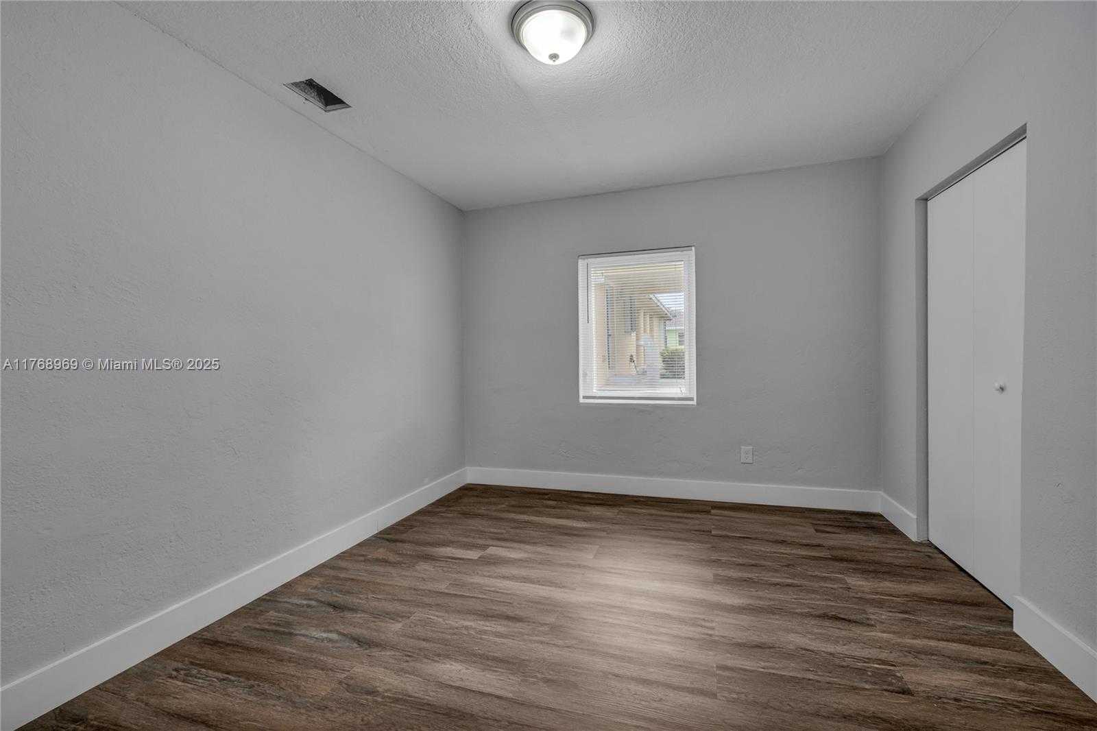 Small Image of 2243 GREENE ST, Hollywood Number 14