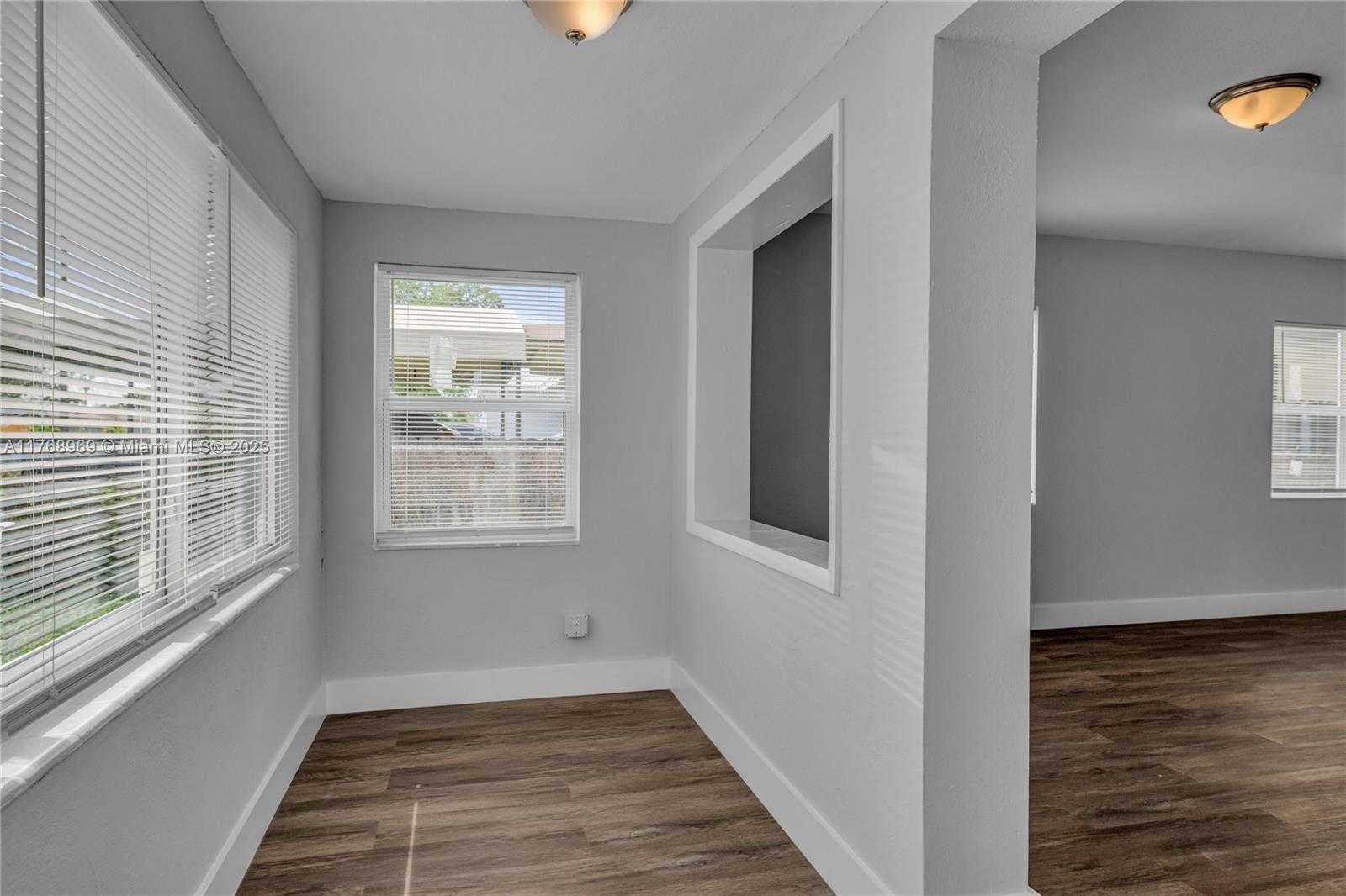 Small Image of 2243 GREENE ST, Hollywood Number 18