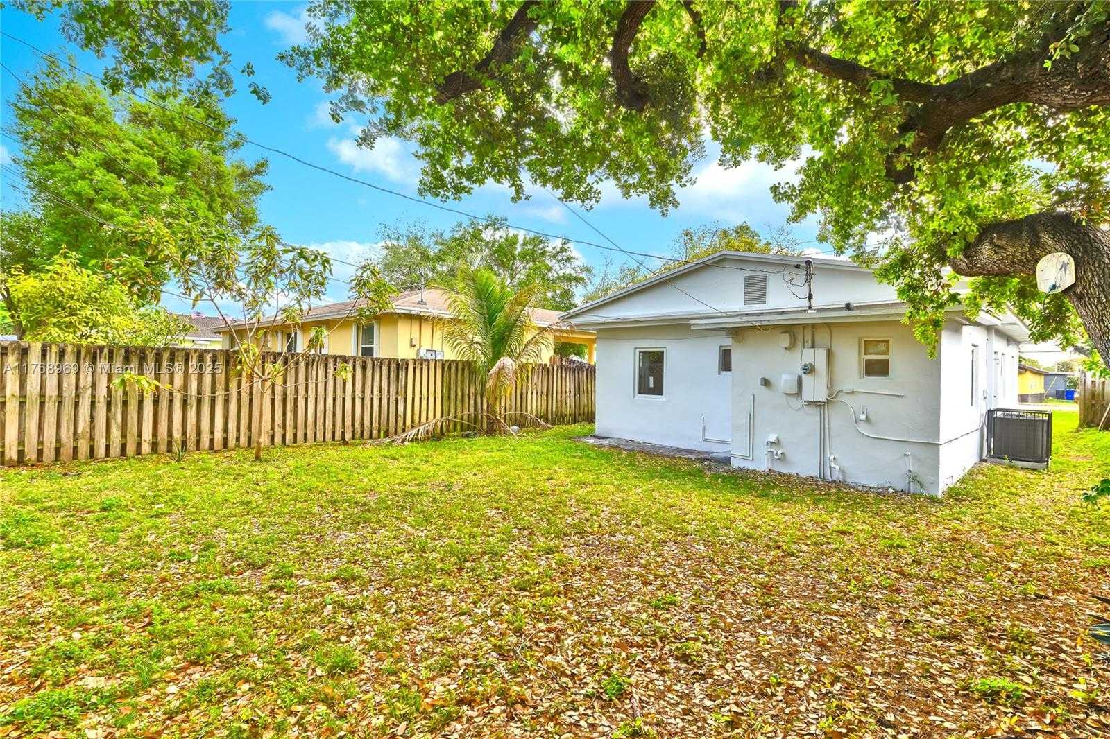 Small Image of 2243 GREENE ST, Hollywood Number 25