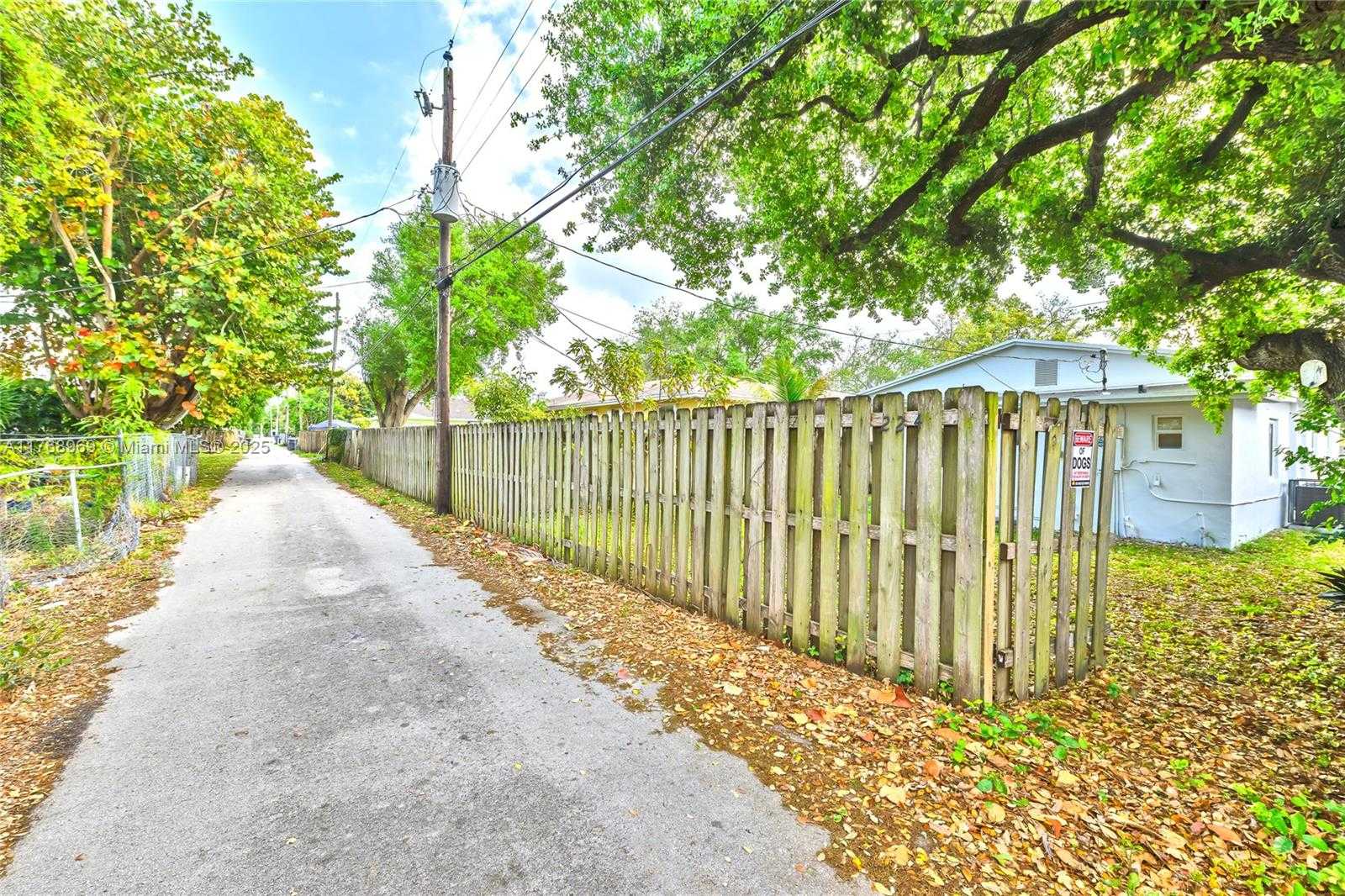 Small Image of 2243 GREENE ST, Hollywood Number 26