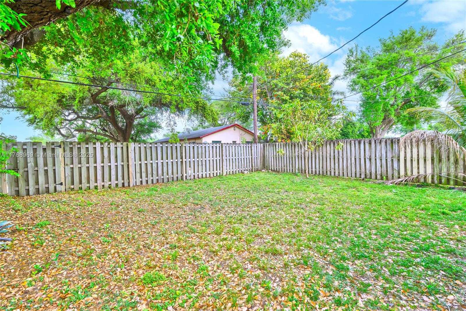 Small Image of 2243 GREENE ST, Hollywood Number 28