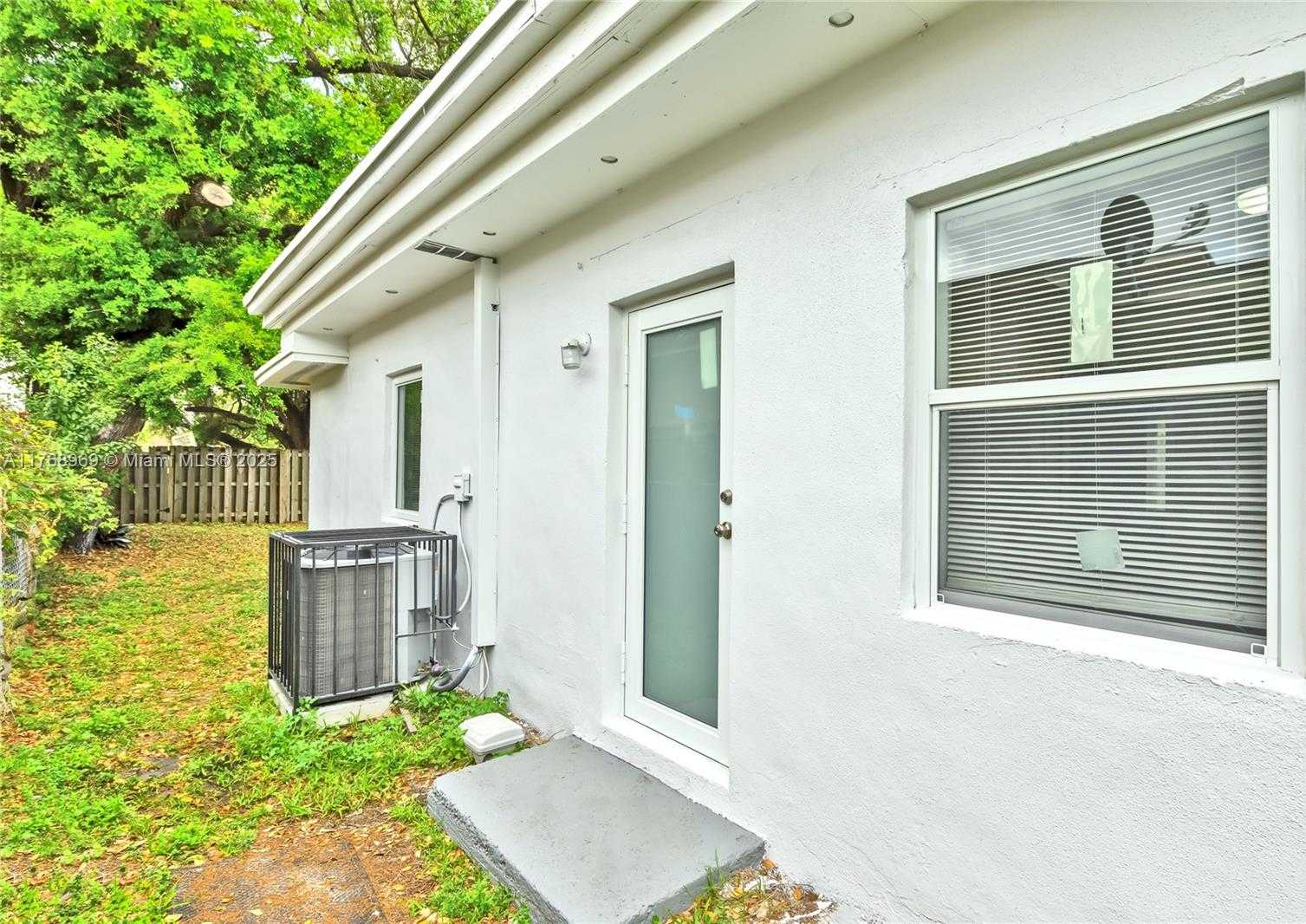 Small Image of 2243 GREENE ST, Hollywood Number 29