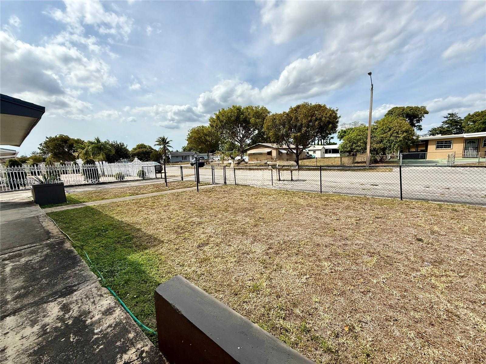 Small Image of 4452 NORTH WEST 204TH ST, Miami Gardens Number 2