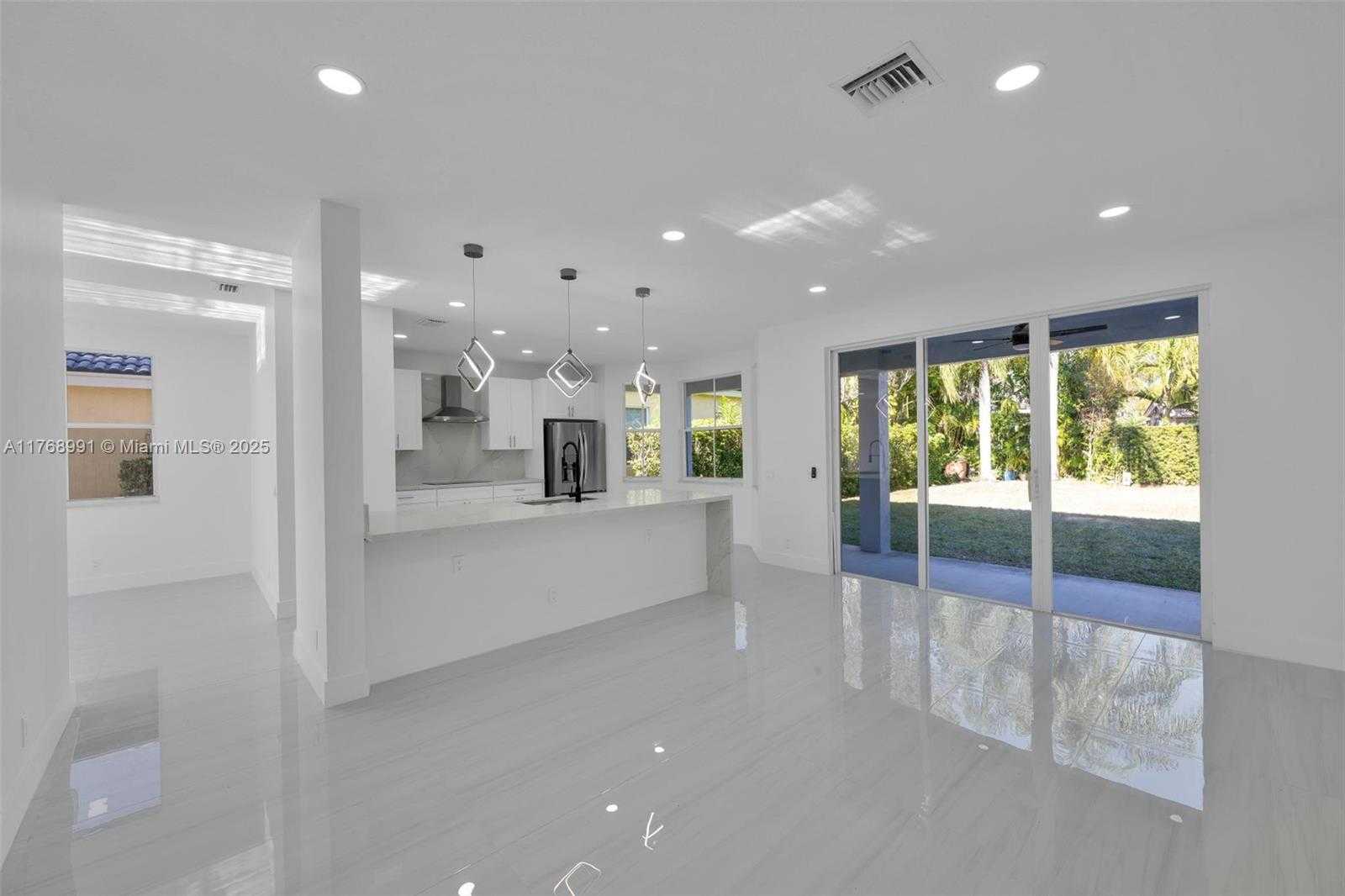 Small Image of 1170 CHENILLE CIR, Weston Number 11