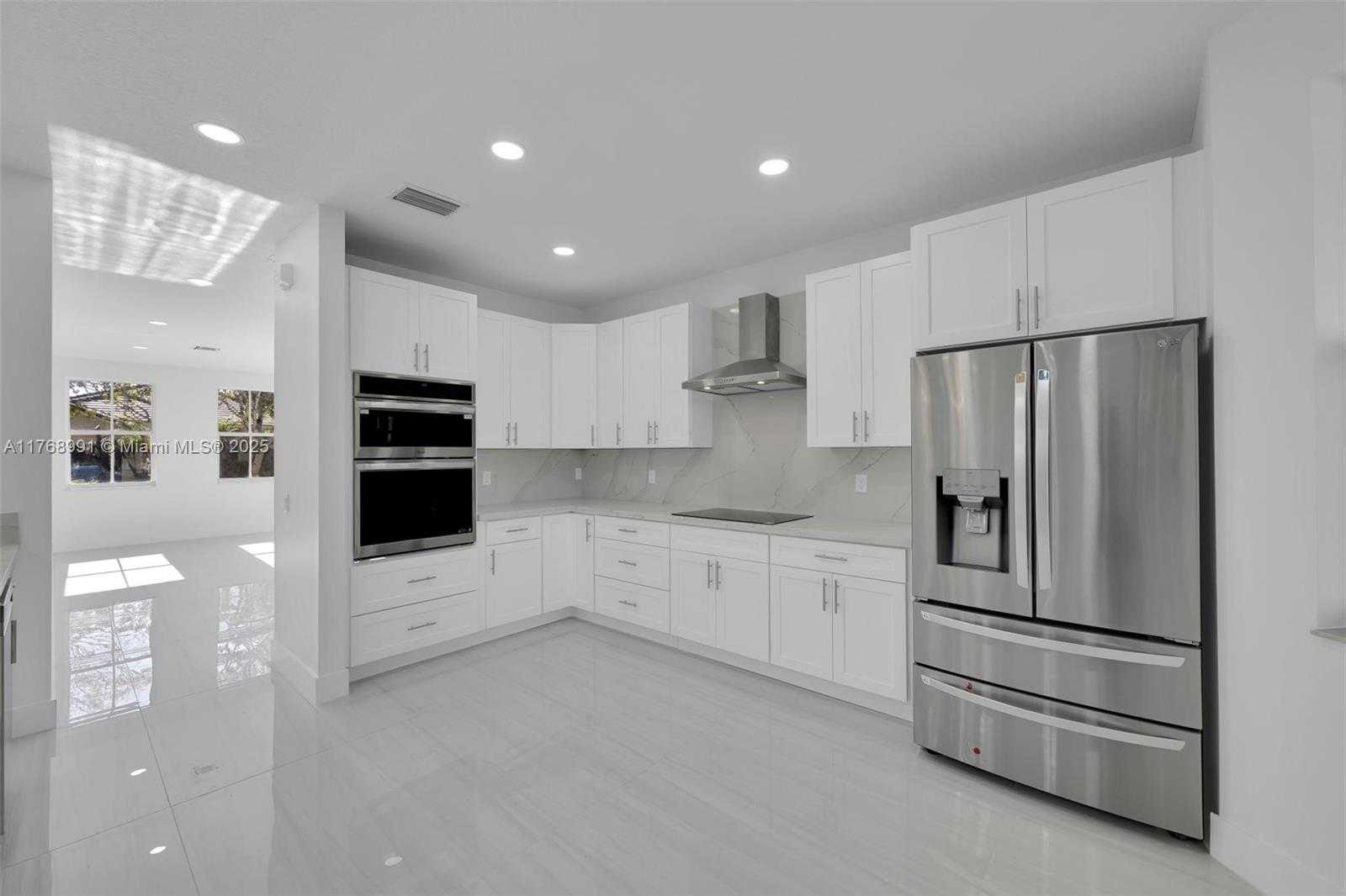 Small Image of 1170 CHENILLE CIR, Weston Number 15