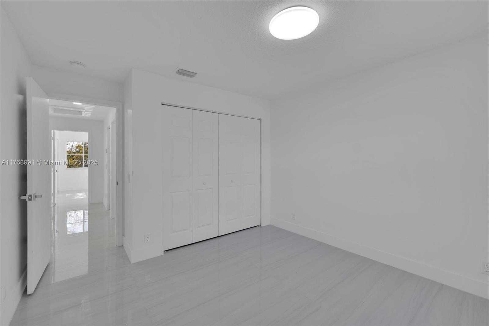 Small Image of 1170 CHENILLE CIR, Weston Number 20