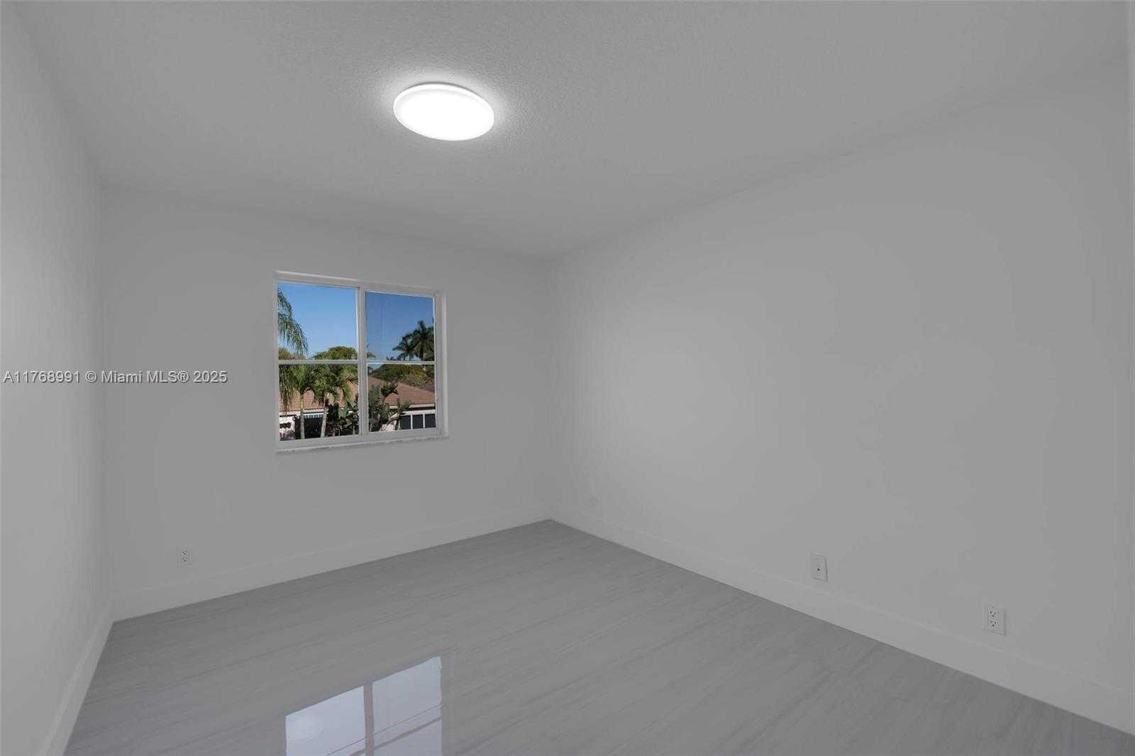 Small Image of 1170 CHENILLE CIR, Weston Number 23