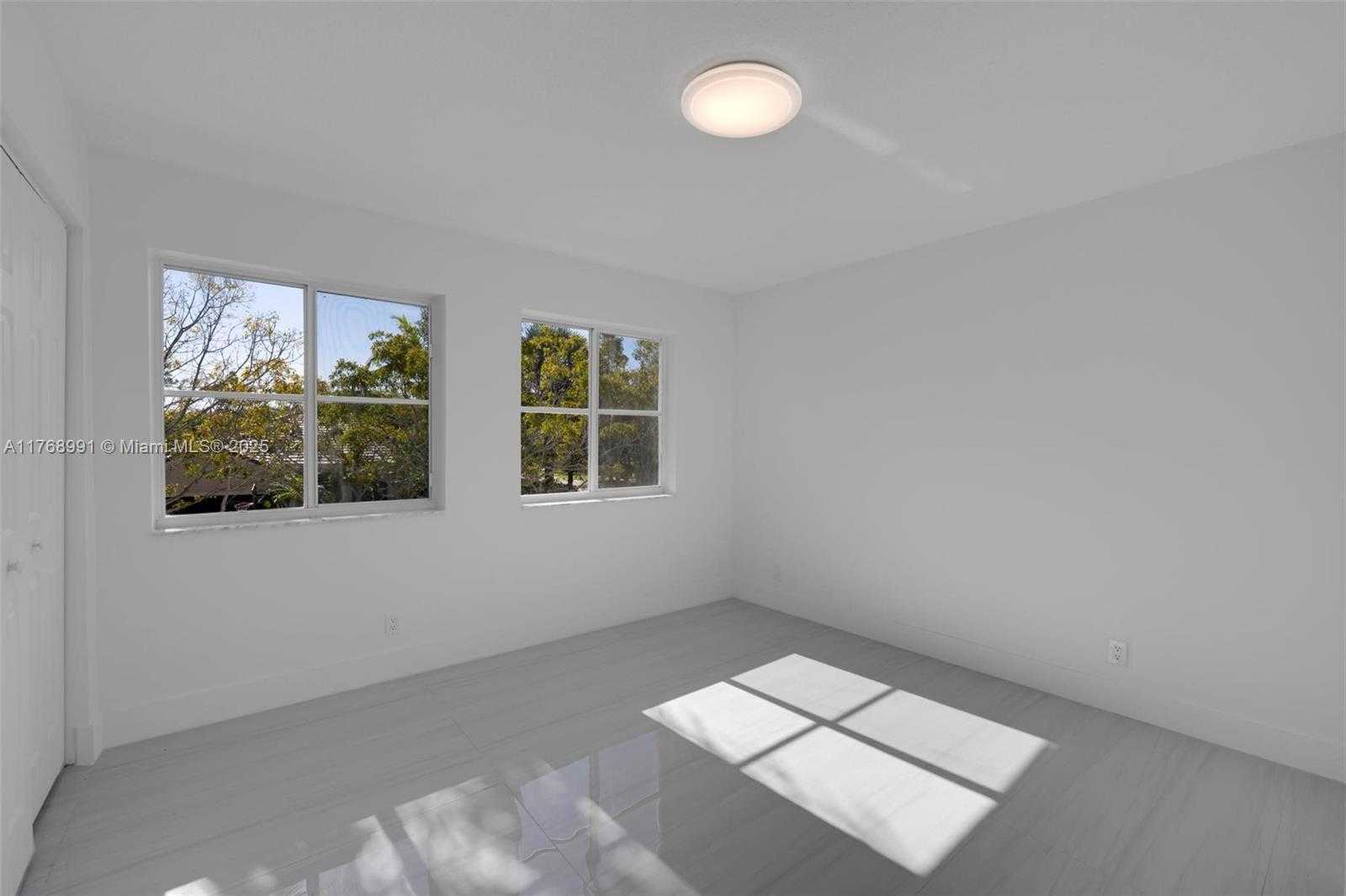 Small Image of 1170 CHENILLE CIR, Weston Number 26