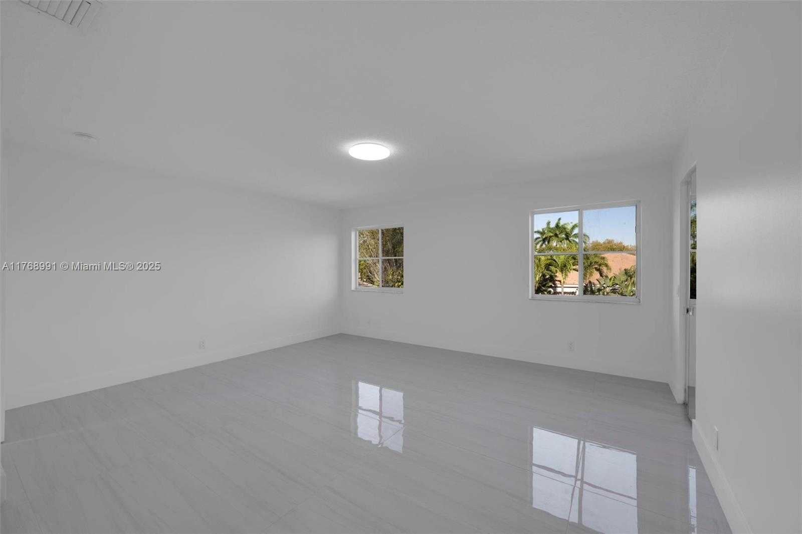 Small Image of 1170 CHENILLE CIR, Weston Number 27
