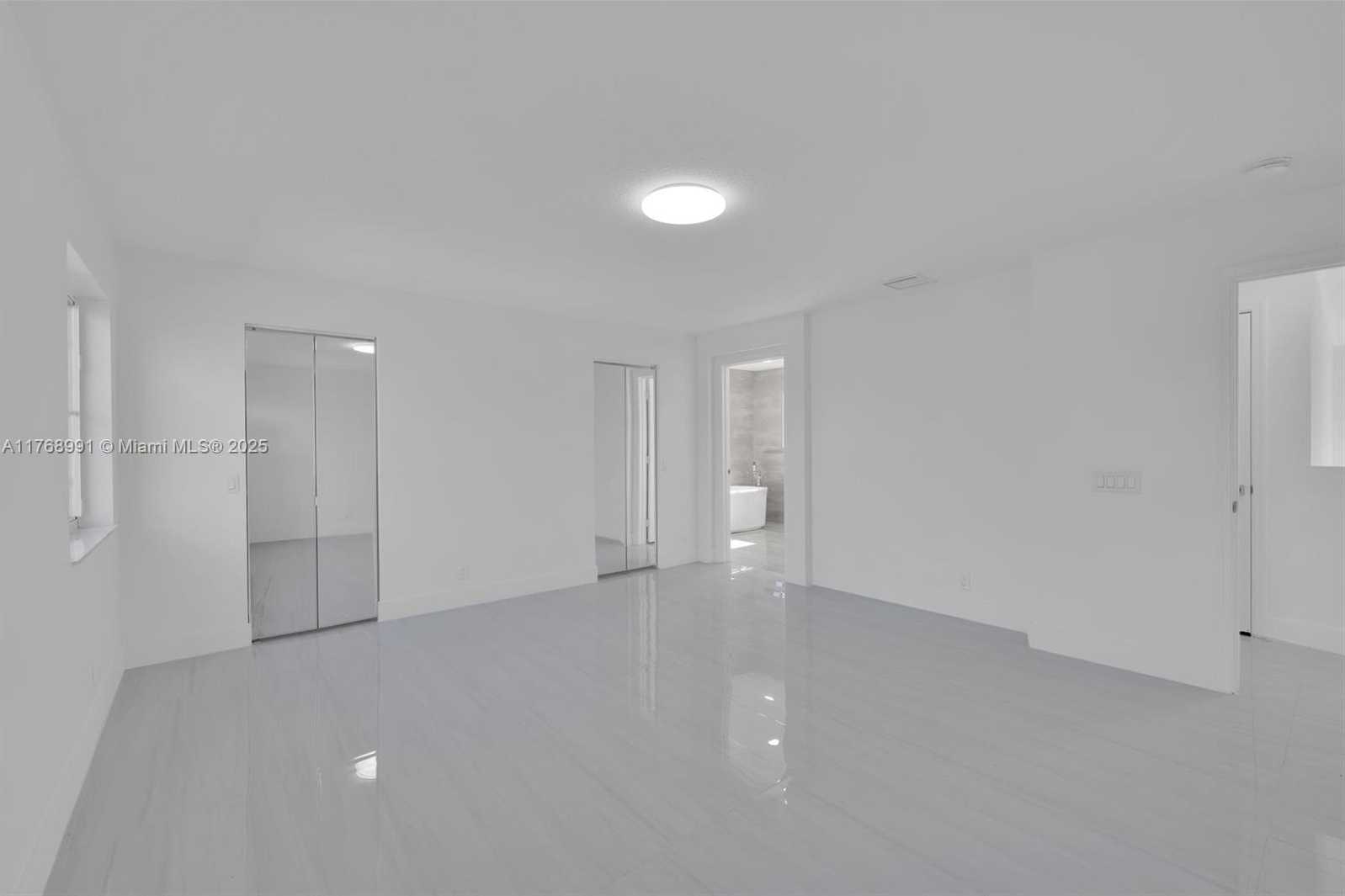 Small Image of 1170 CHENILLE CIR, Weston Number 28