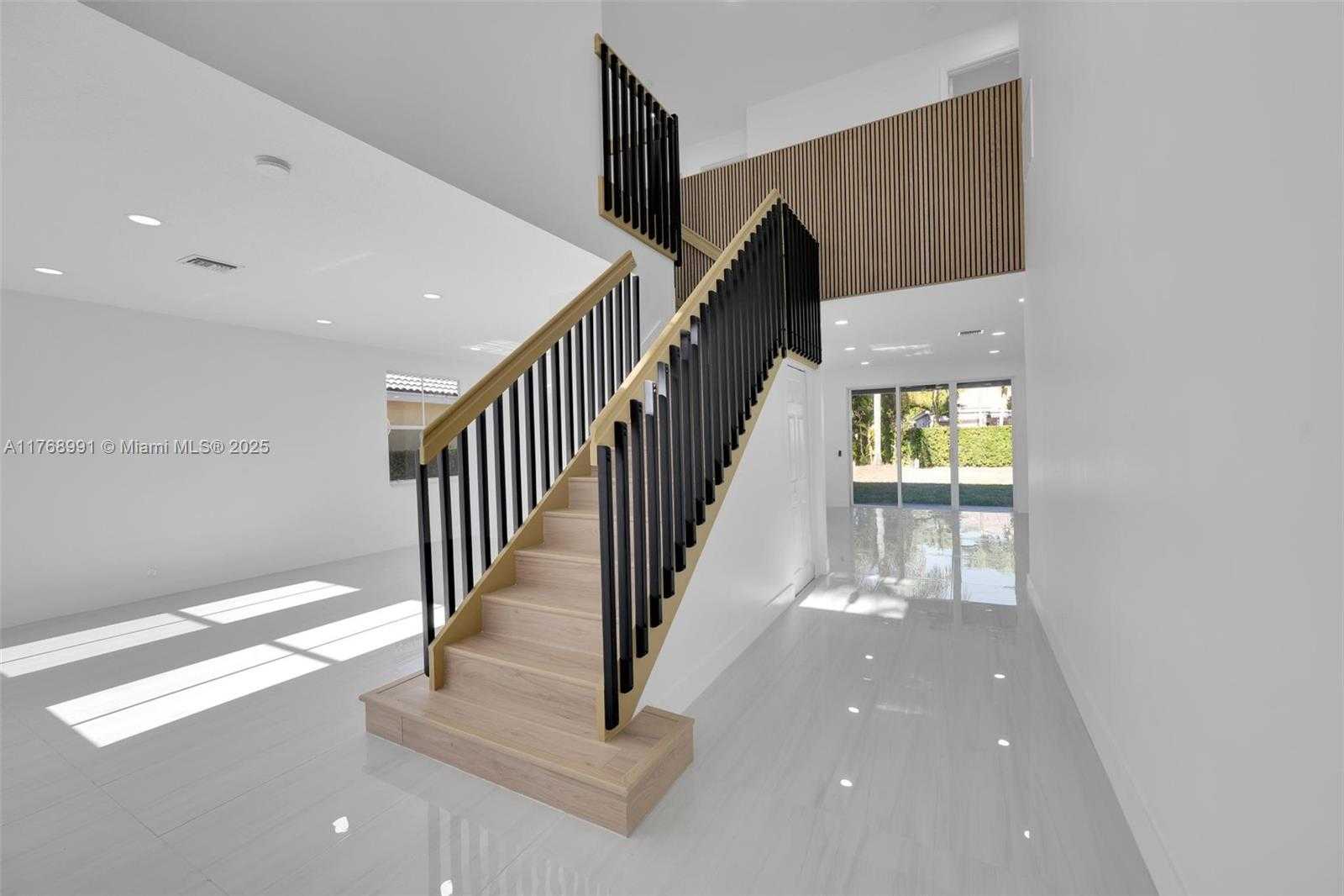 Small Image of 1170 CHENILLE CIR, Weston Number 3
