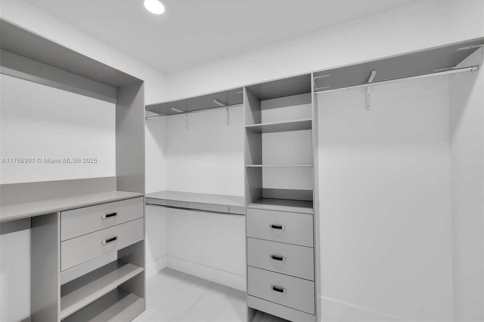 Small Image of 1170 CHENILLE CIR, Weston Number 30