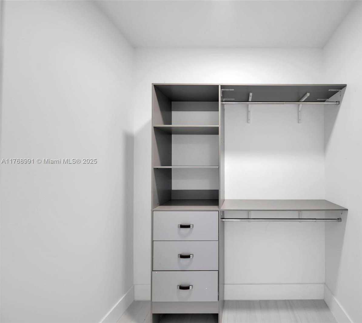Small Image of 1170 CHENILLE CIR, Weston Number 31