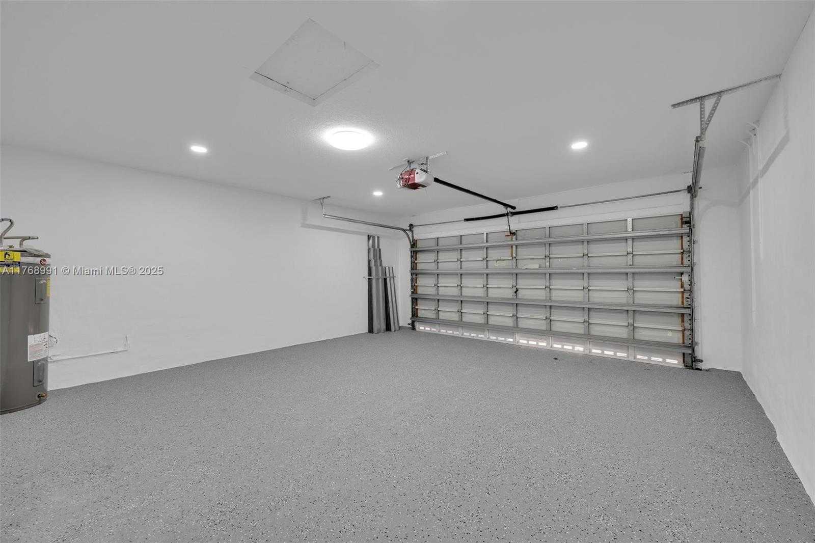 Small Image of 1170 CHENILLE CIR, Weston Number 36