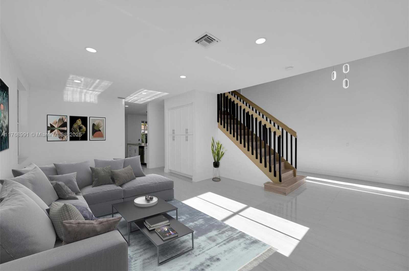 Small Image of 1170 CHENILLE CIR, Weston Number 40