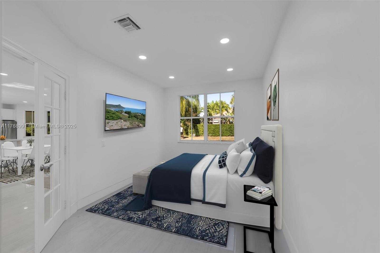 Small Image of 1170 CHENILLE CIR, Weston Number 43