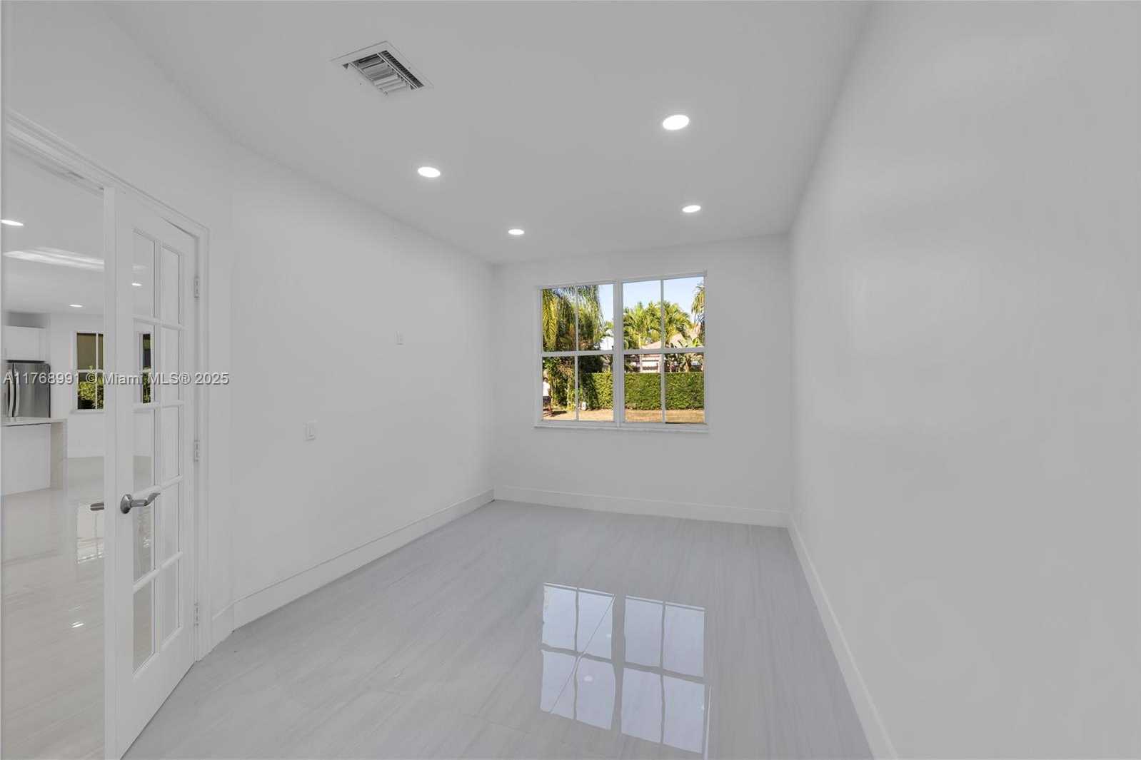 Small Image of 1170 CHENILLE CIR, Weston Number 8