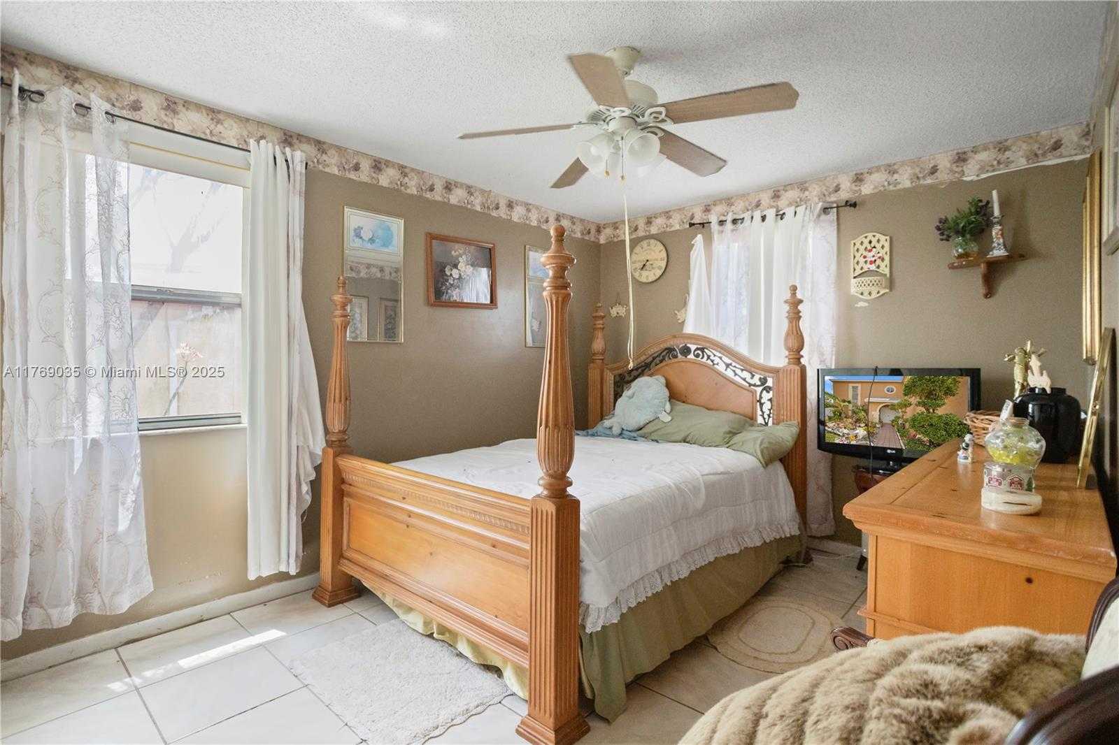 Small Image of 3261 SALINAS WAY, Miramar Number 14