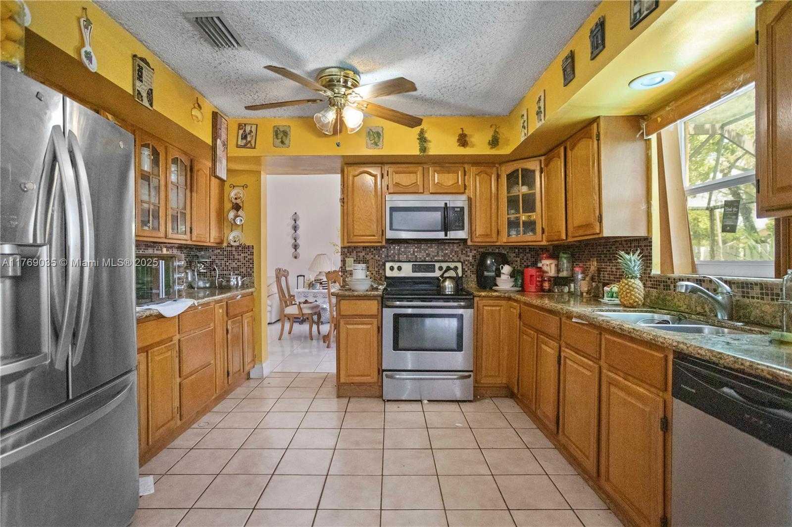 Small Image of 3261 SALINAS WAY, Miramar Number 24