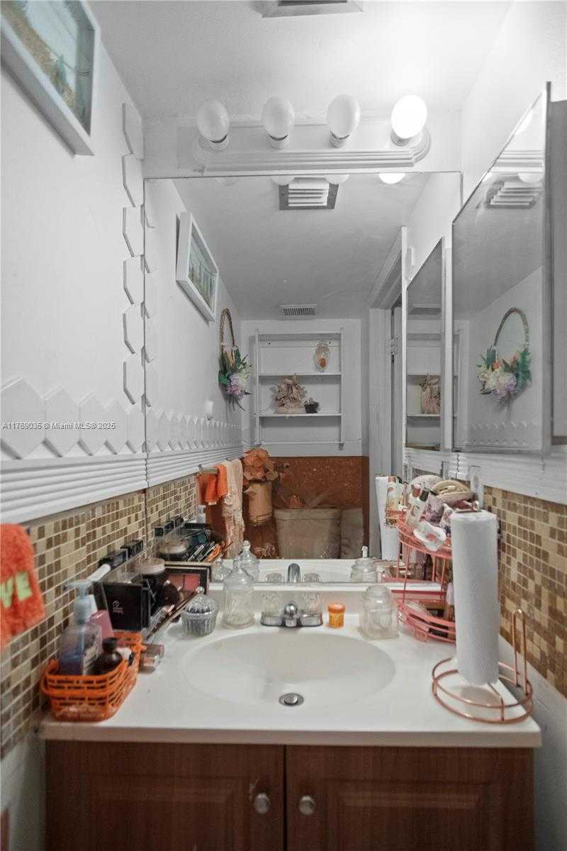 Small Image of 3261 SALINAS WAY, Miramar Number 31