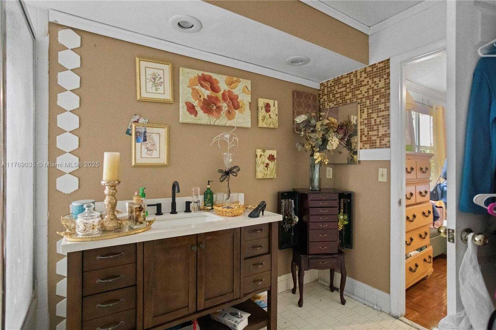 Small Image of 3261 SALINAS WAY, Miramar Number 8