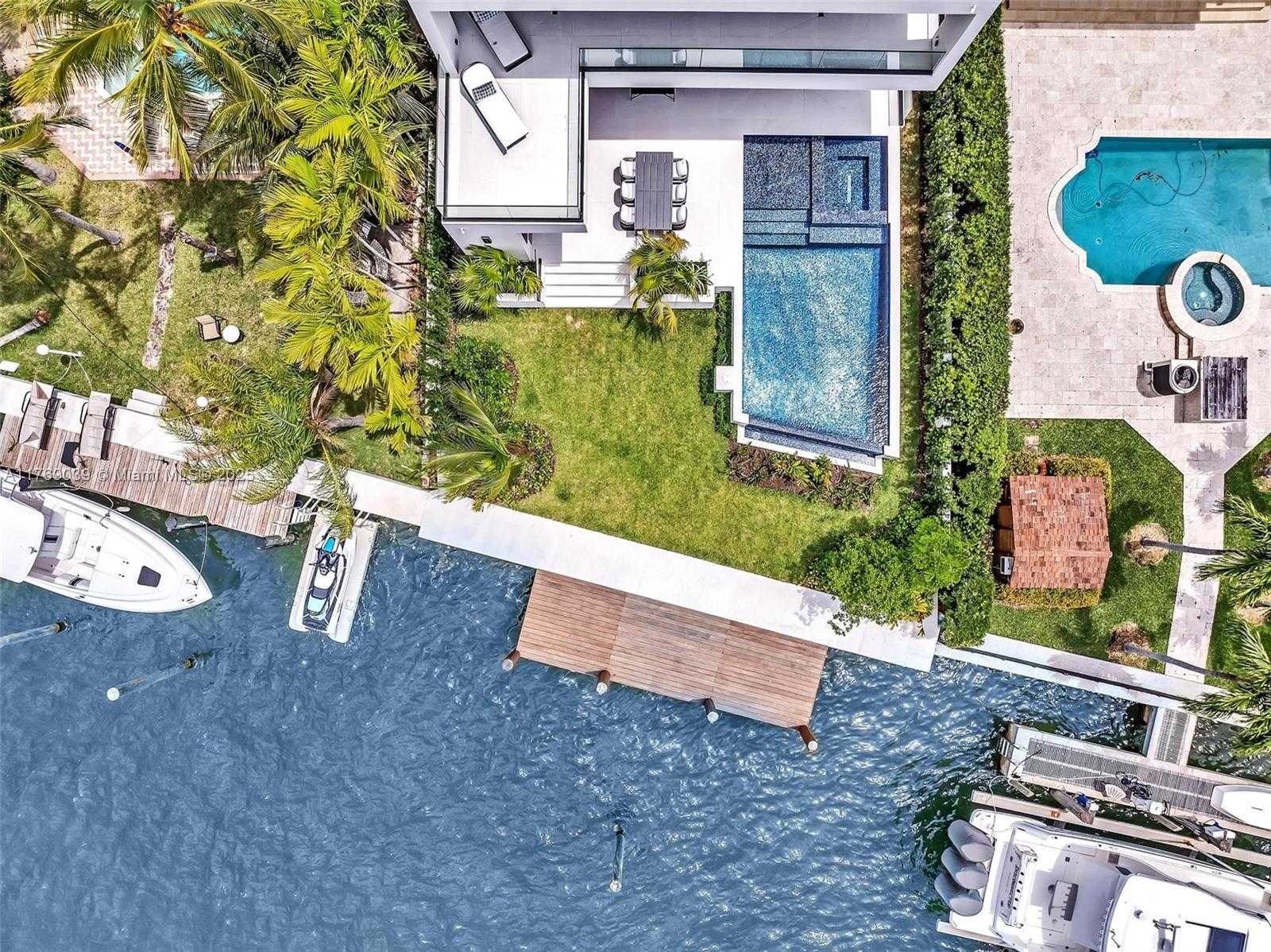 Small Image of 9056 BAY DR, Surfside Number 2