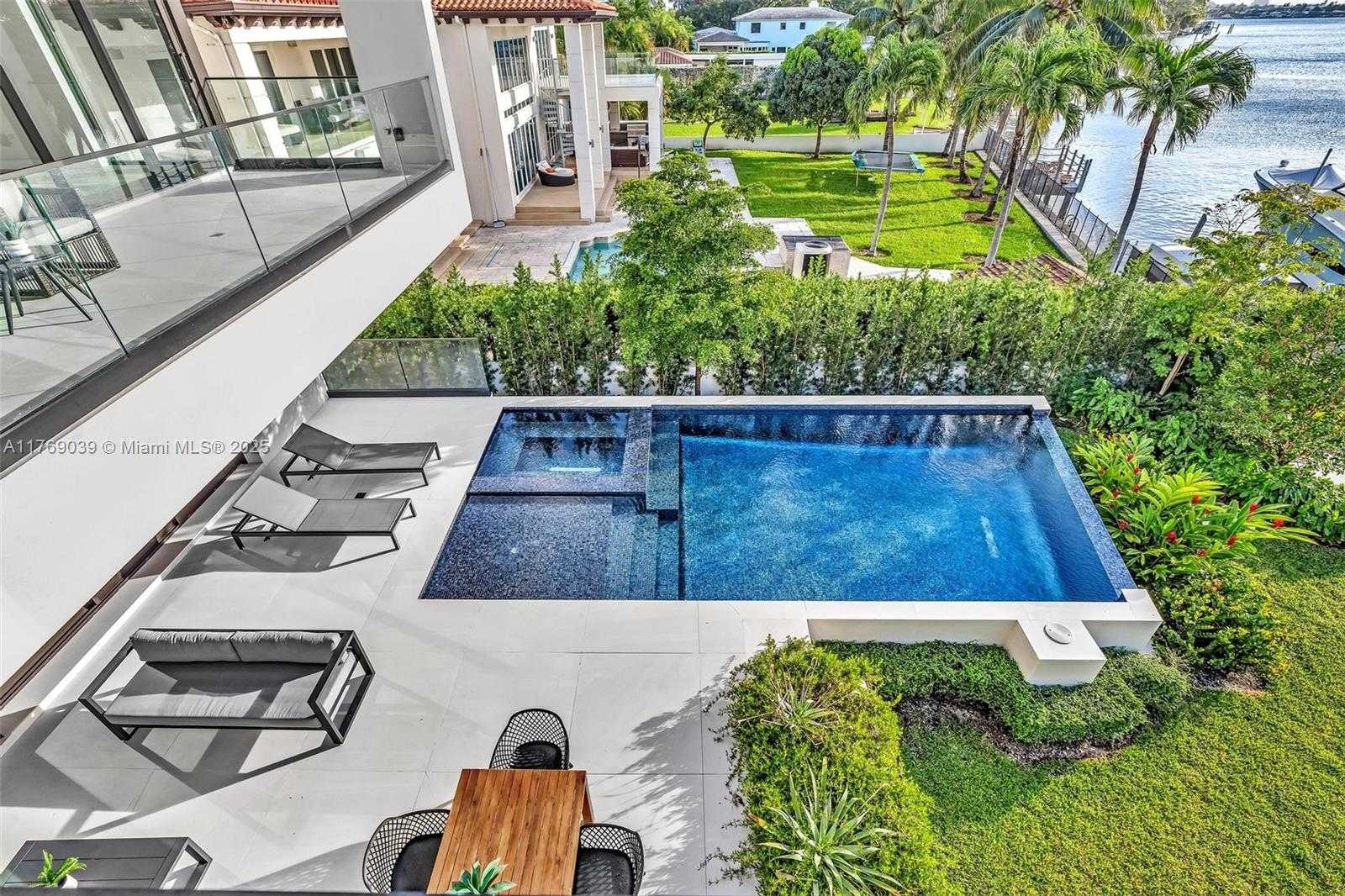 Small Image of 9056 BAY DR, Surfside Number 26