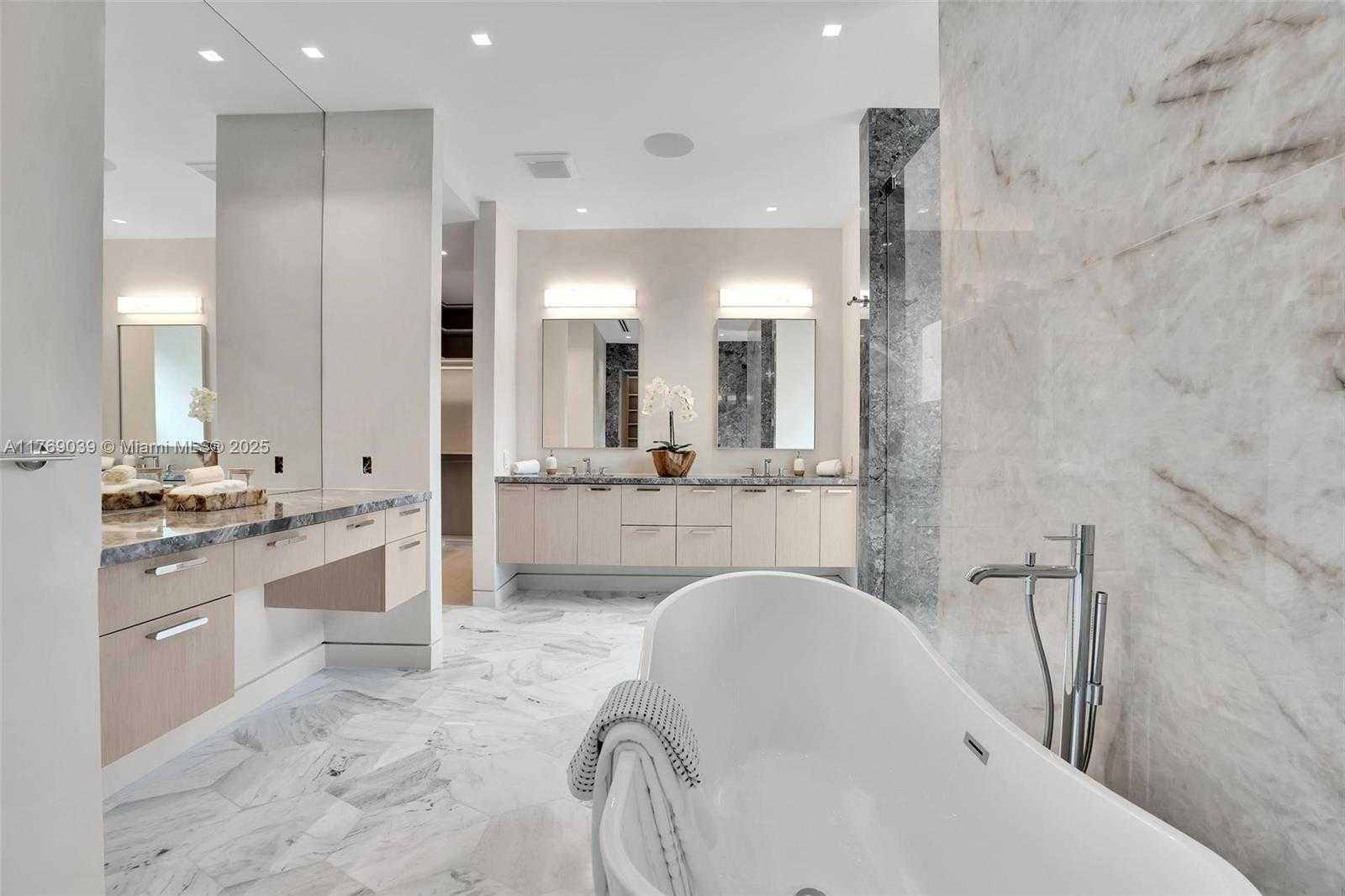 Small Image of 9056 BAY DR, Surfside Number 29