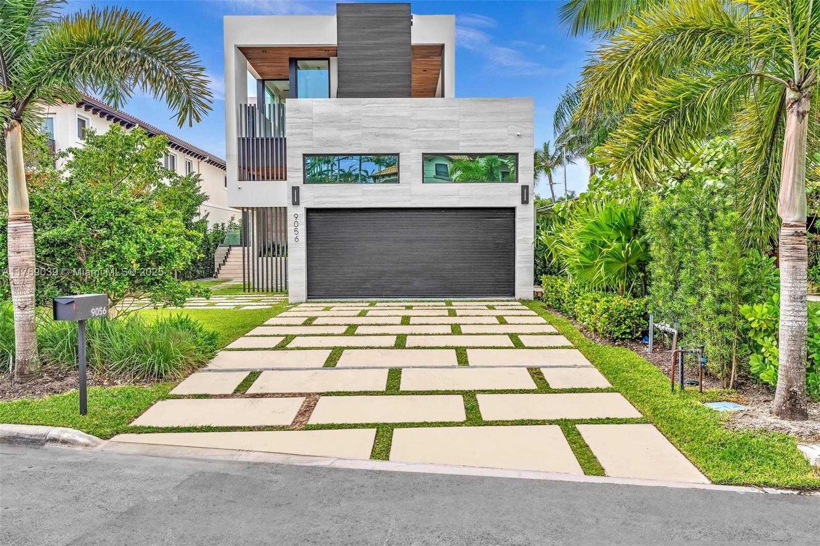 Small Image of 9056 BAY DR, Surfside Number 3