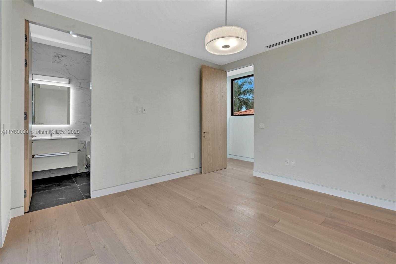 Small Image of 9056 BAY DR, Surfside Number 34