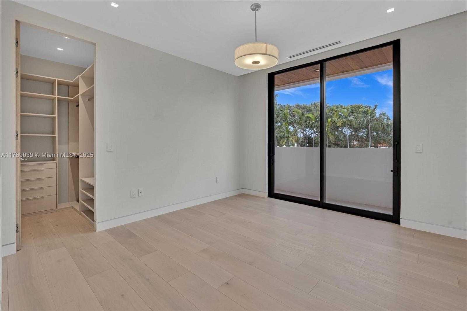 Small Image of 9056 BAY DR, Surfside Number 35