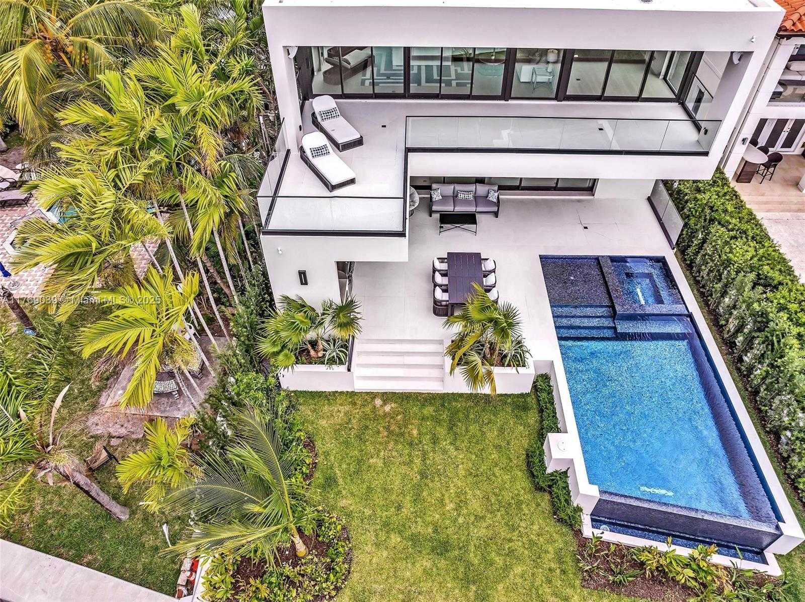 Small Image of 9056 BAY DR, Surfside Number 39