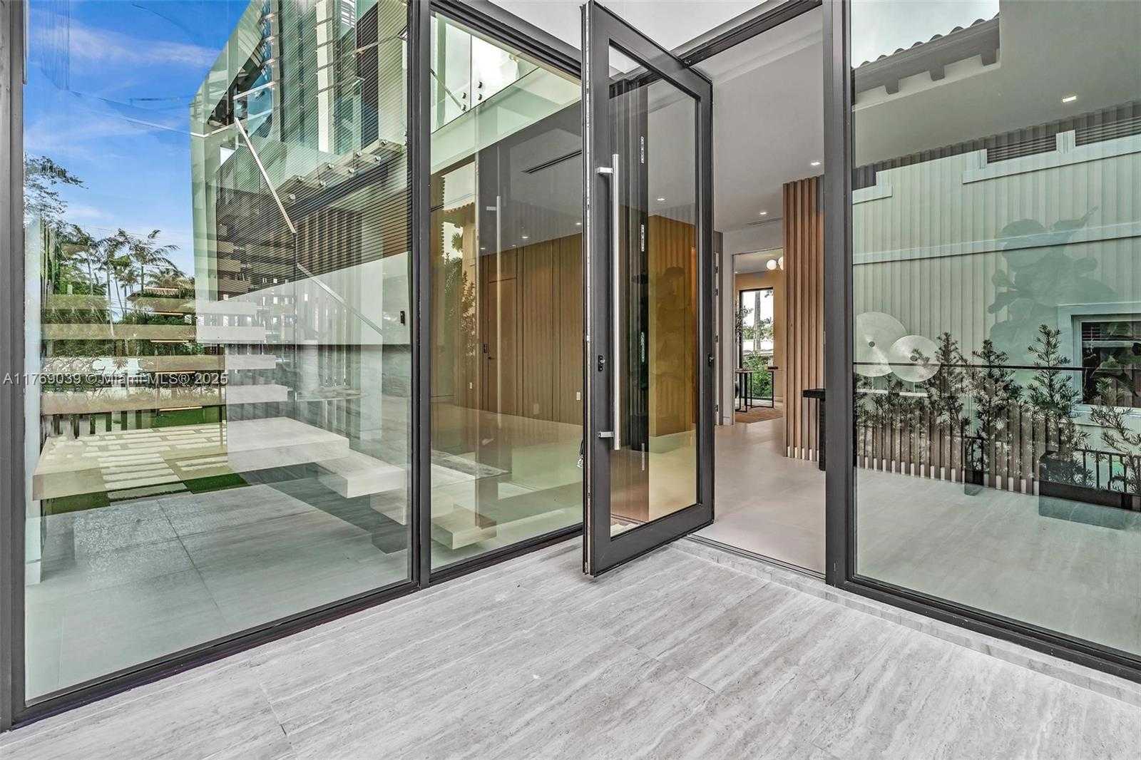 Small Image of 9056 BAY DR, Surfside Number 4