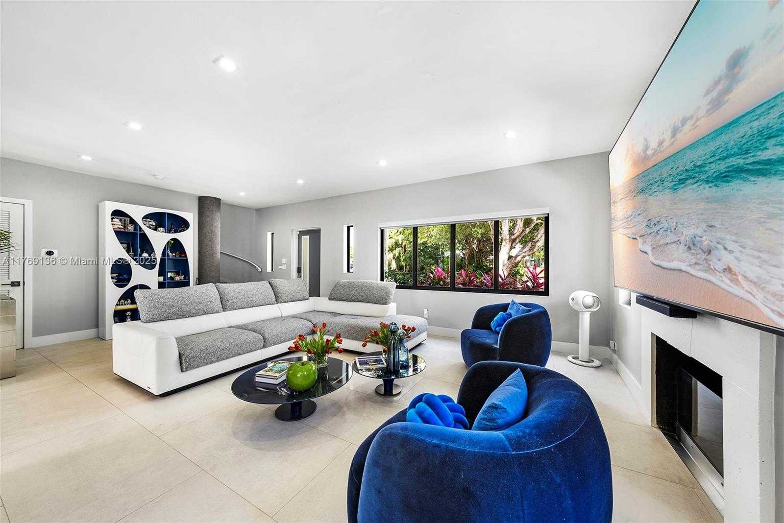 Small Image of 6166 PINE TREE DR, Miami Beach Number 10
