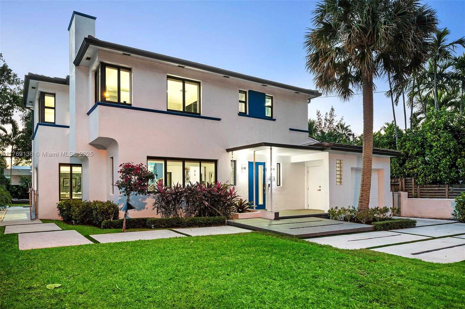 Small Image of 6166 PINE TREE DR, Miami Beach Number 2