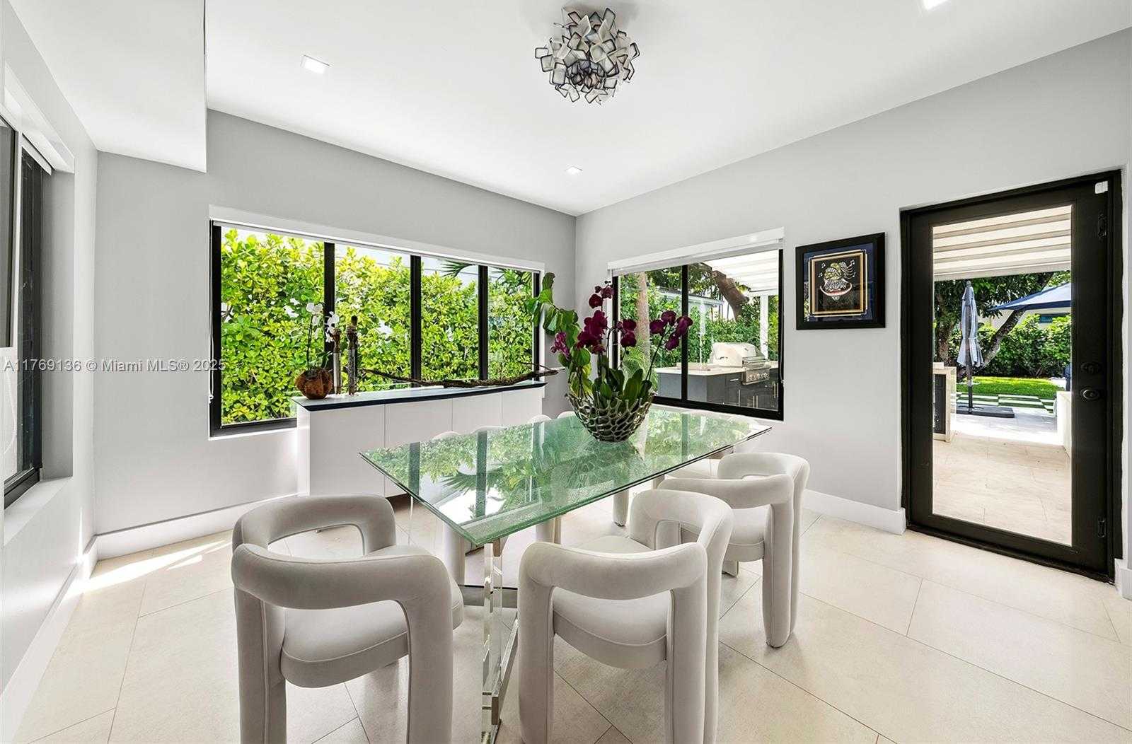 Small Image of 6166 PINE TREE DR, Miami Beach Number 26