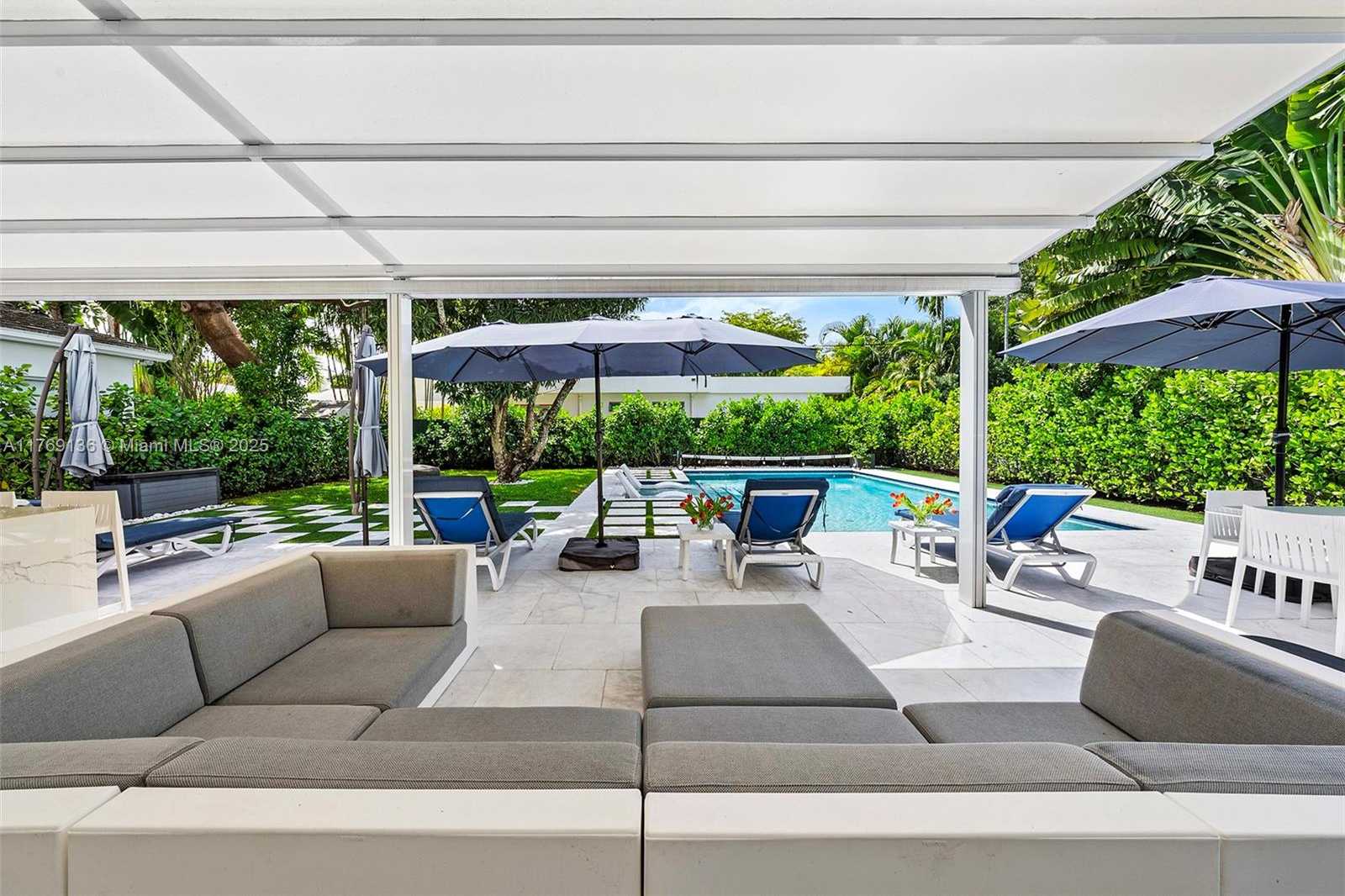 Small Image of 6166 PINE TREE DR, Miami Beach Number 29