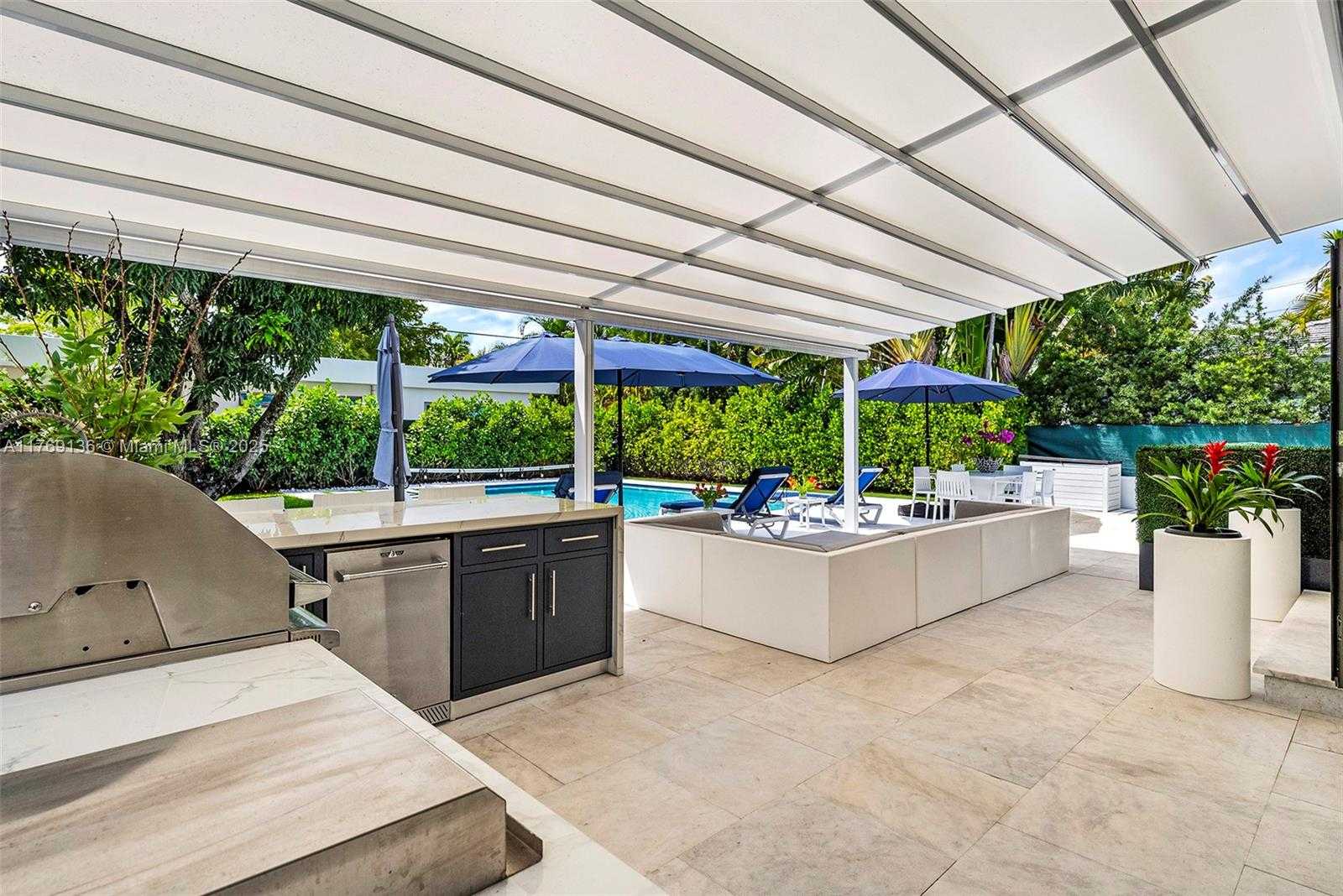 Small Image of 6166 PINE TREE DR, Miami Beach Number 31