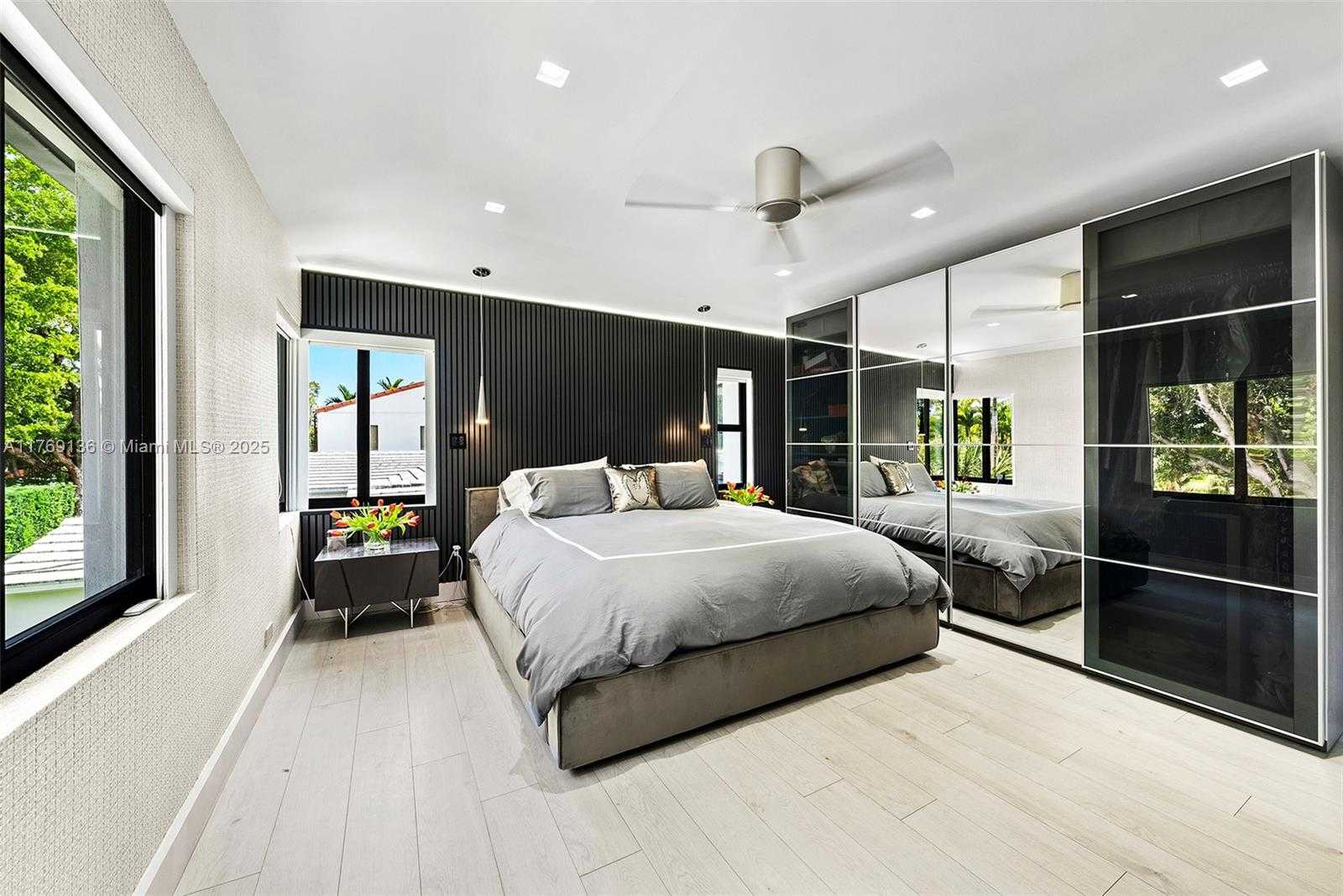 Small Image of 6166 PINE TREE DR, Miami Beach Number 37