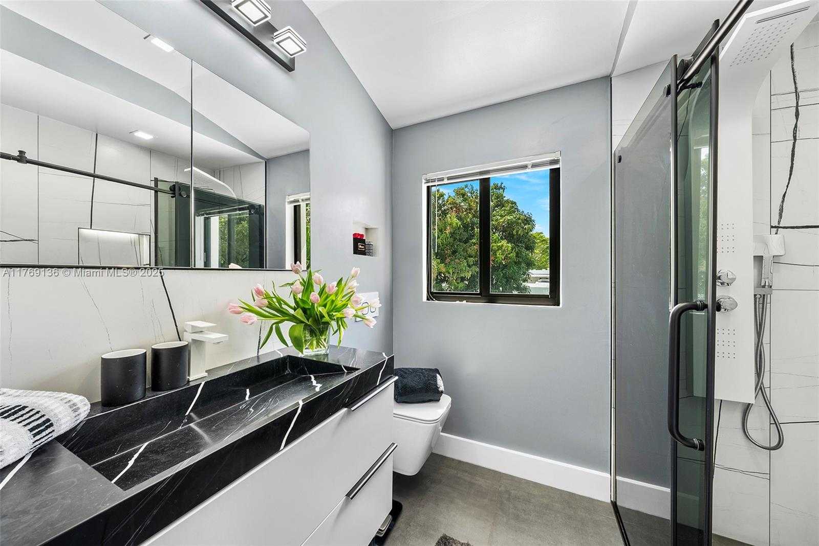 Small Image of 6166 PINE TREE DR, Miami Beach Number 51