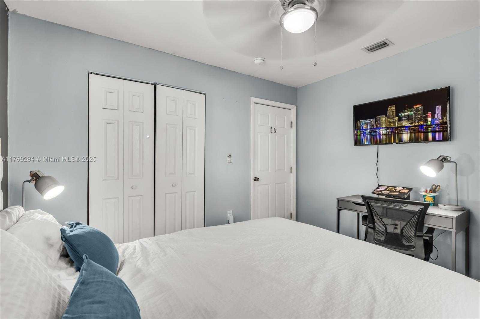 Small Image of 125 NORTH WEST 127TH ST, North Miami Number 12