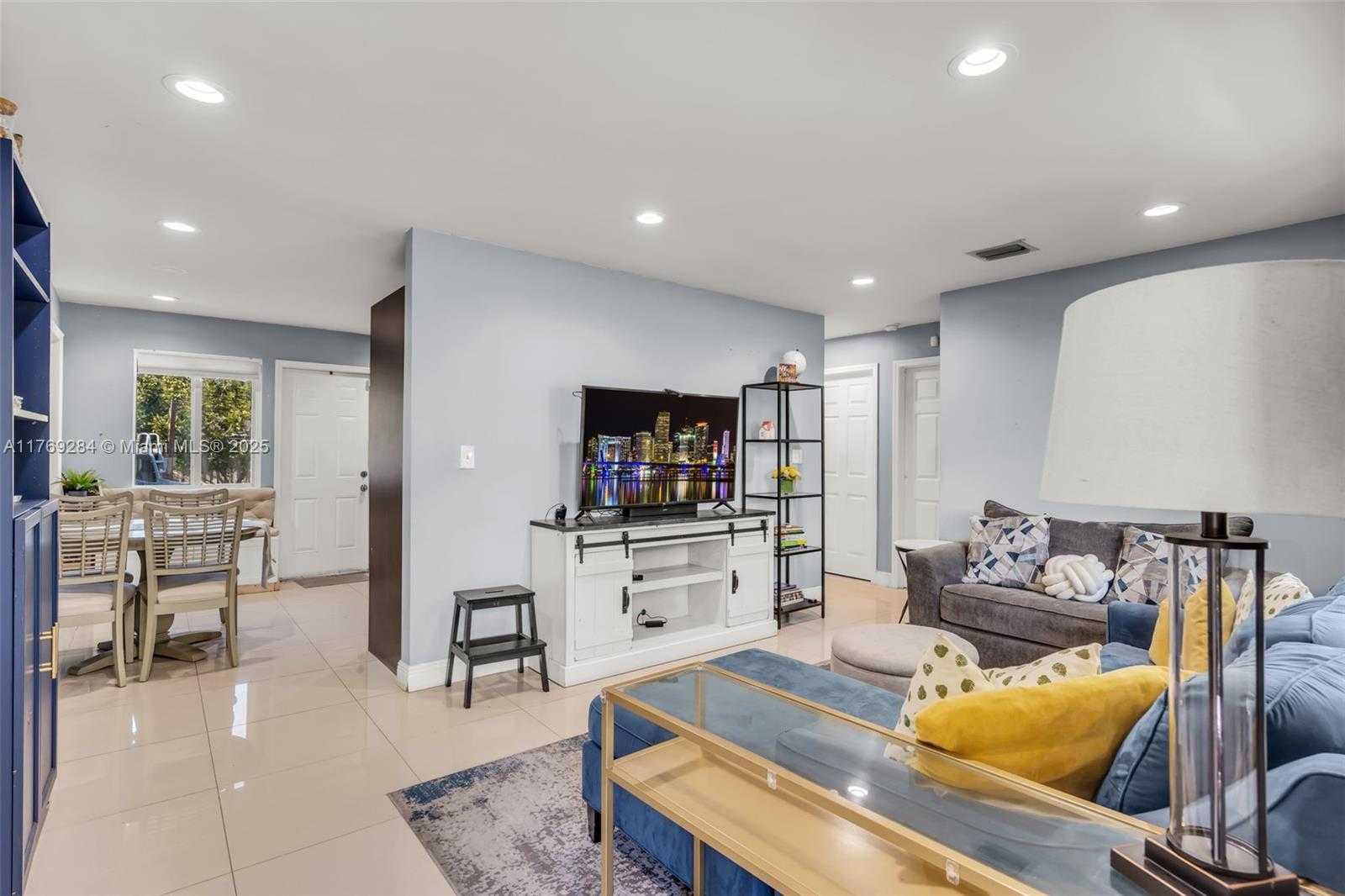Small Image of 125 NORTH WEST 127TH ST, North Miami Number 4