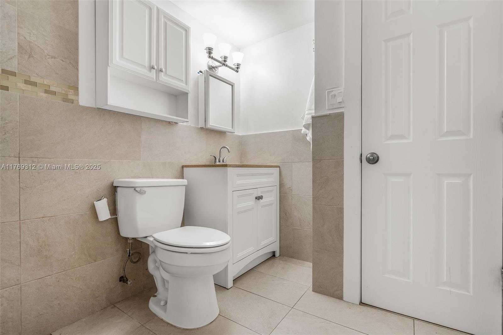 Small Image of 5844 GARFIELD ST, Hollywood Number 10
