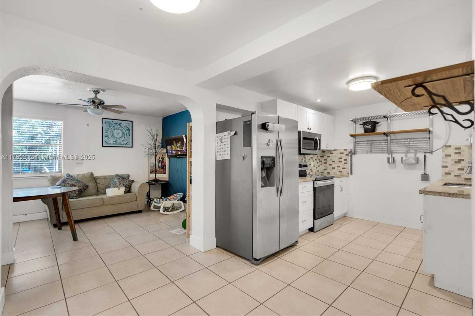 Small Image of 5844 GARFIELD ST, Hollywood Number 11