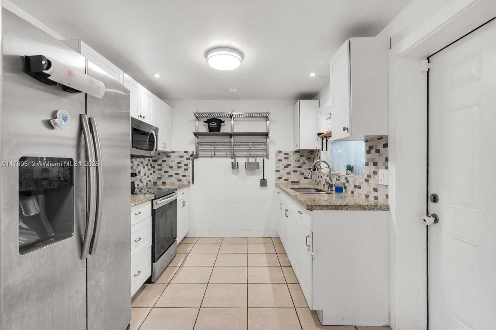 Small Image of 5844 GARFIELD ST, Hollywood Number 13