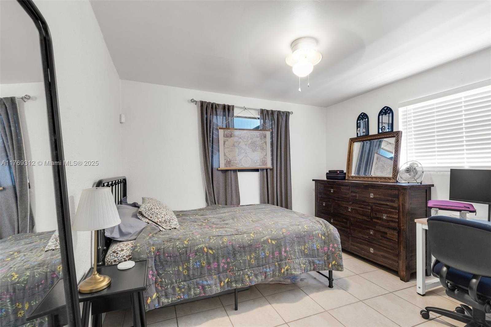 Small Image of 5844 GARFIELD ST, Hollywood Number 15